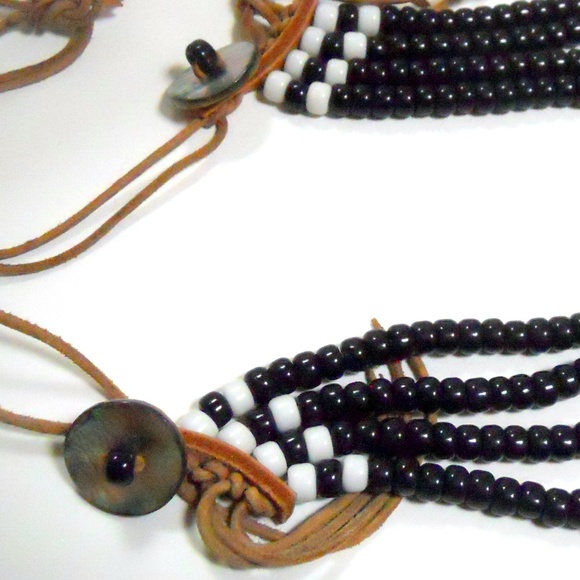Bead and Horn Native Necklace - Picture 4 of 7